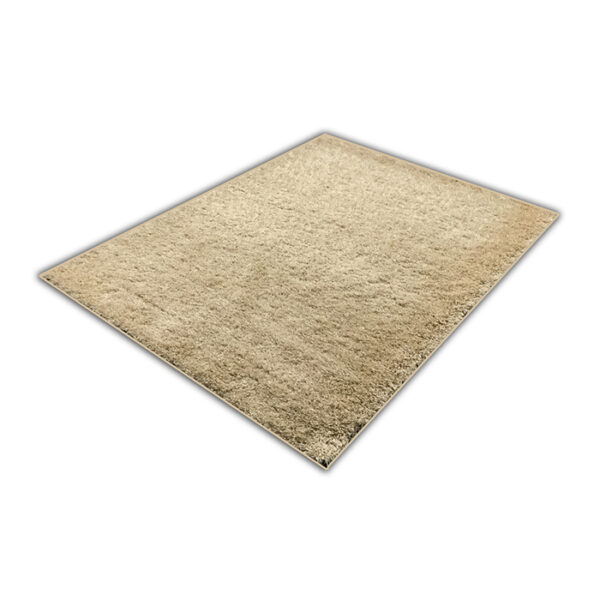 Beżowy dywan shaggy