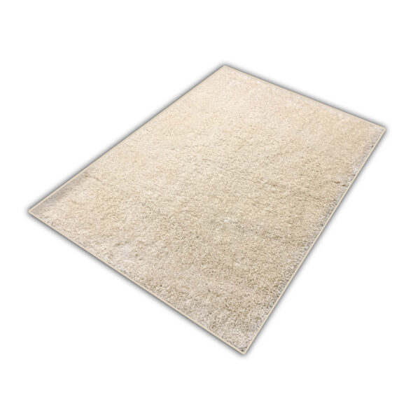 kremowy dywan shaggy