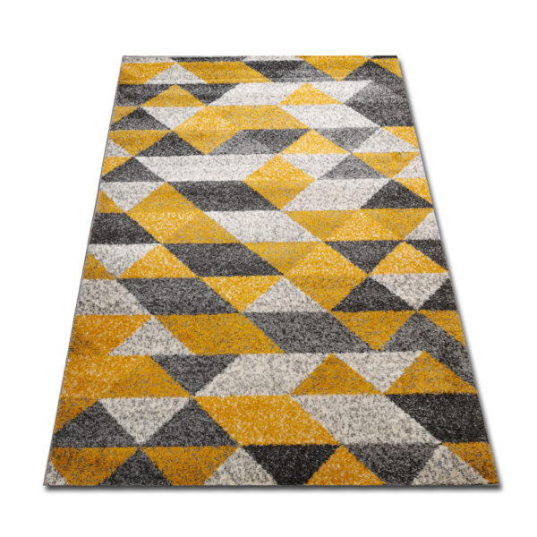 Piękny żółty dywan