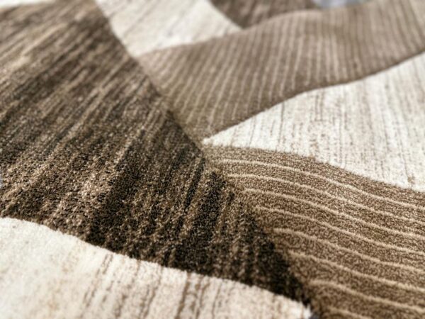 brązowy dywan nowoczesny
